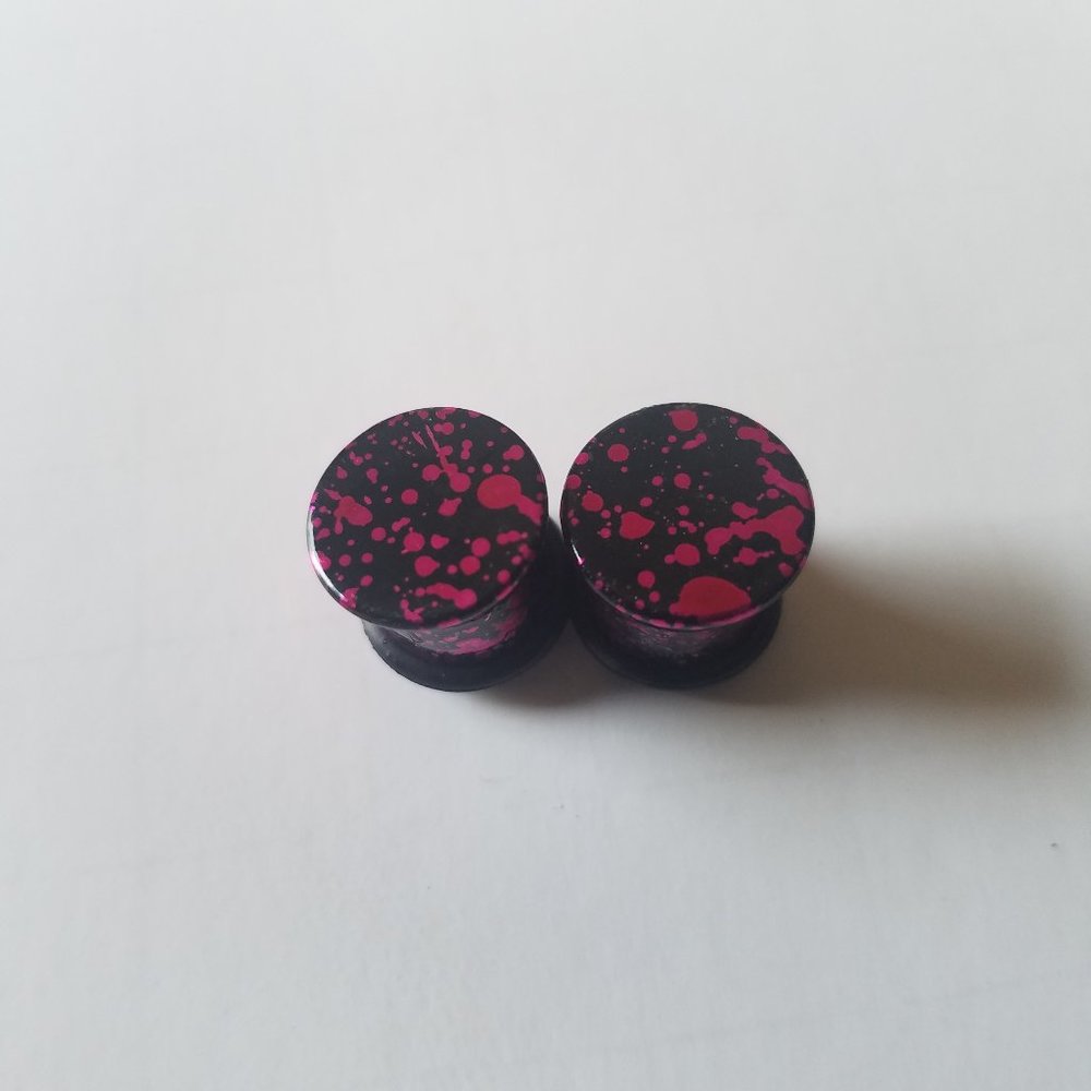 Pink & Black Single Flared Ear Plugs 0G 8mm